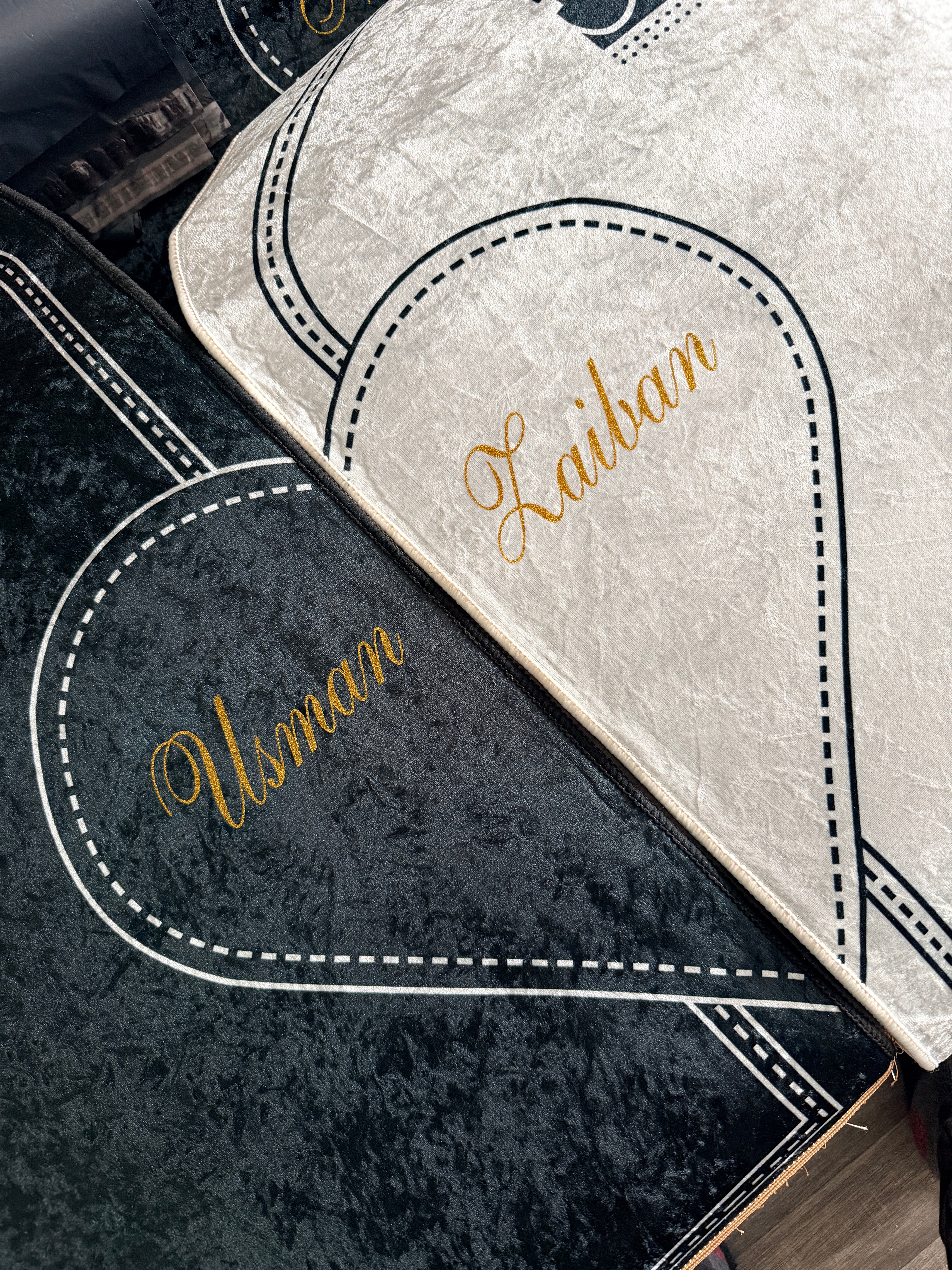 Al - Haram Design Personalised Couple Prayer Mat Set with Heart Design