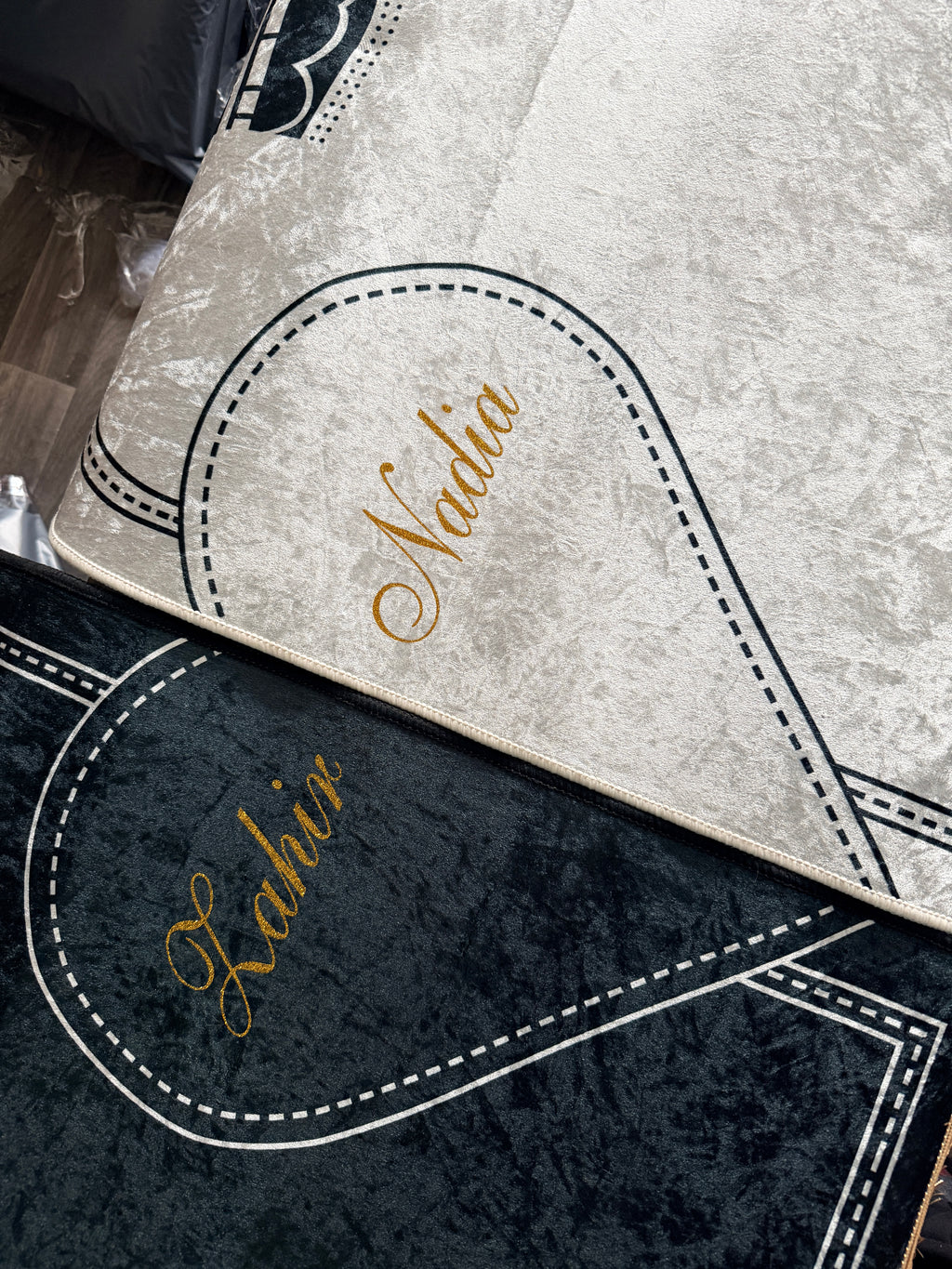 Al - Haram Design Personalised Couple Prayer Mat Set with Heart Design