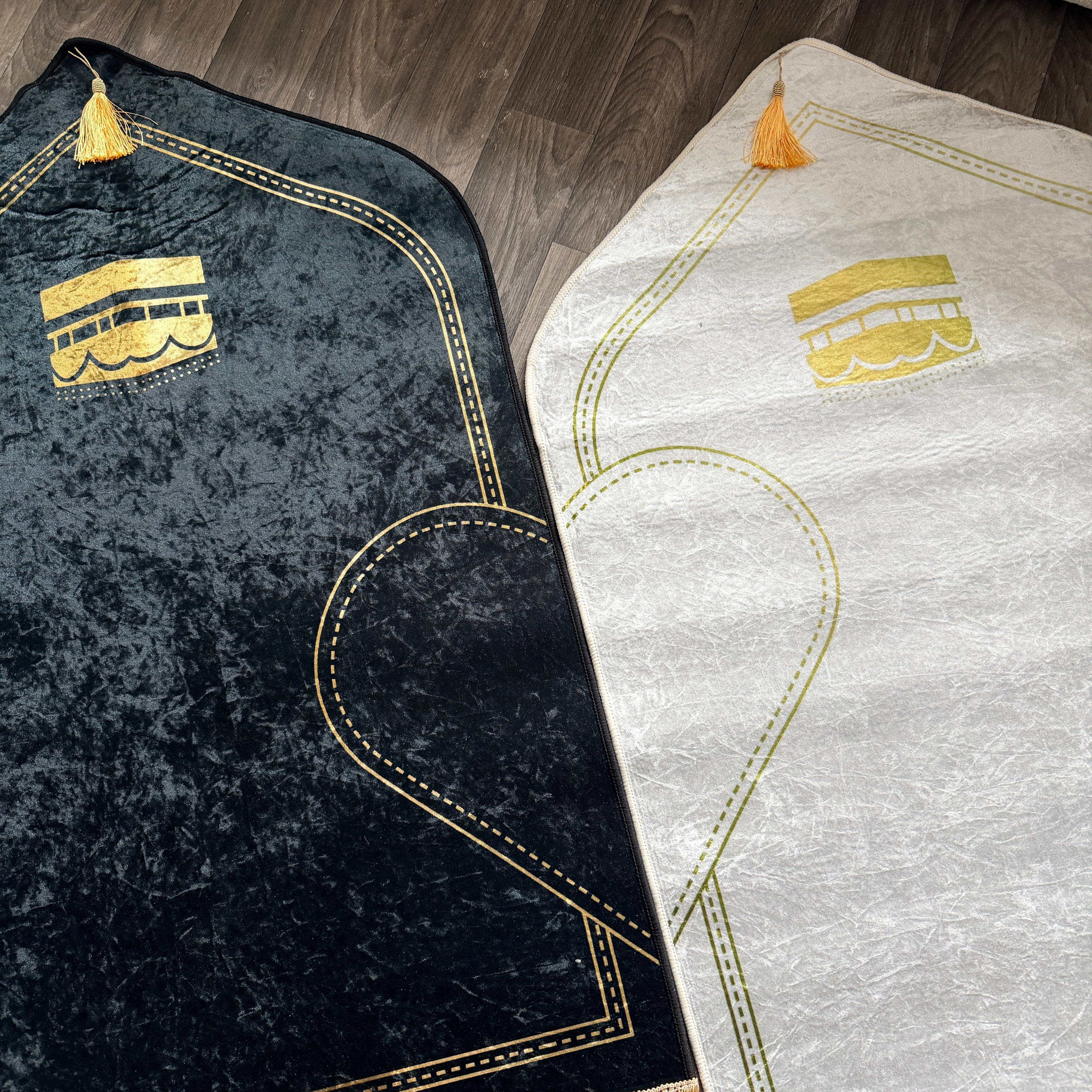 Personalised Couple Prayer Mat Set with Heart Design – 2 Piece Islamic Prayer Mats with Names